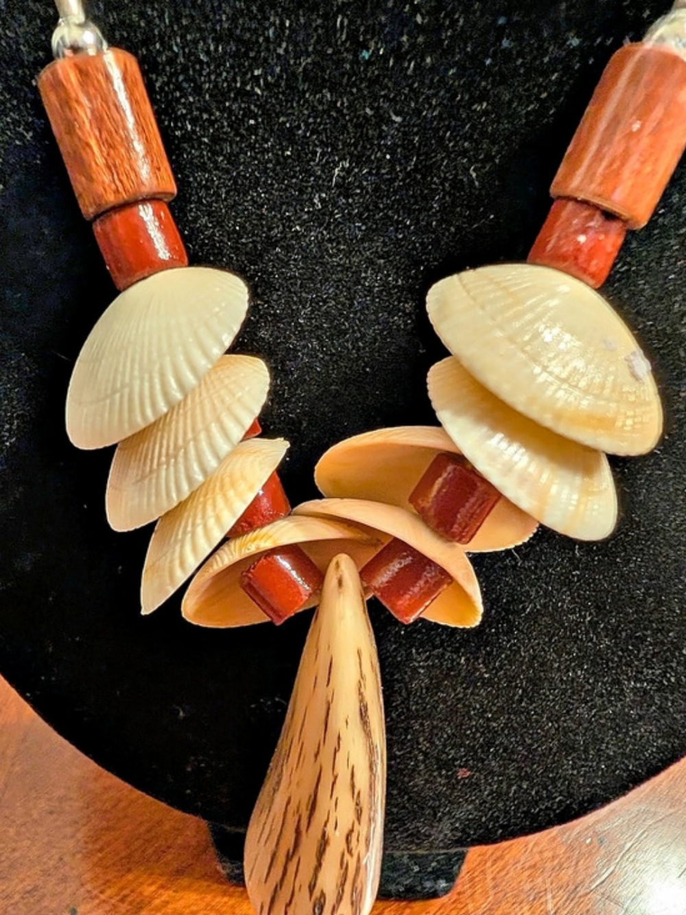 14 Inch Shell Pendant Necklace - Picture 2 of 9